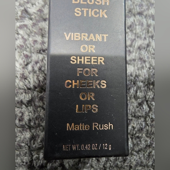 Revolution Makeup New Revolution The One Blush Stick Matte Rush NIB - Picture 4 of 4